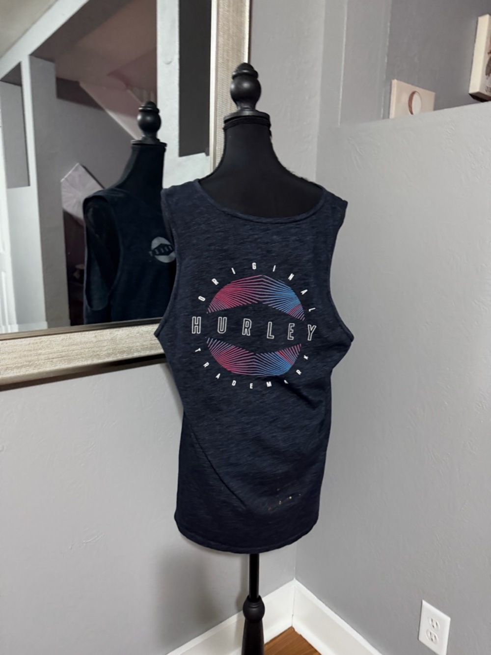 Buckle 4 Shirt Bundle Size XL. Includes 2 Hurley, 1 Oakley, & 1 Veece. - Picture 5 of 12